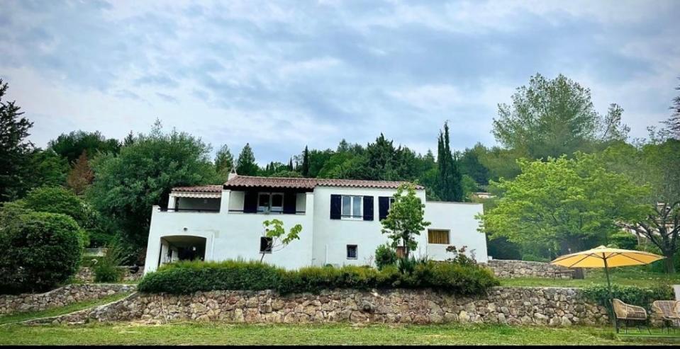 Charmant deux-pièces dans villa avec piscine privée Seillans Exterior foto