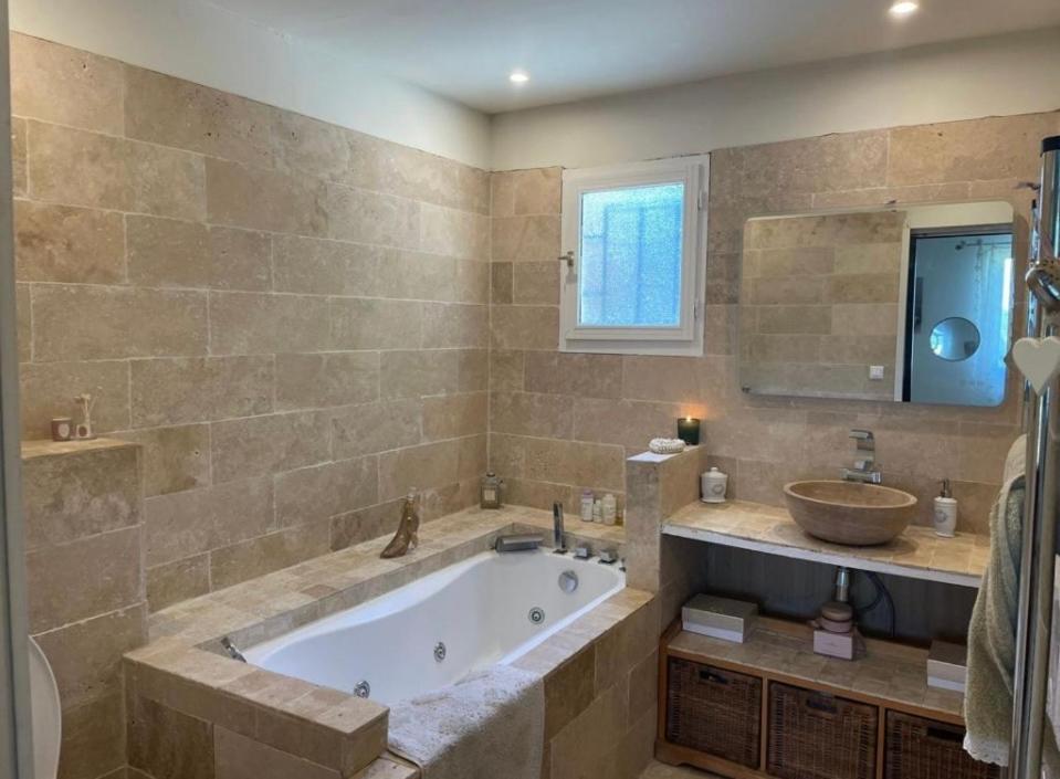 Charmant deux-pièces dans villa avec piscine privée Seillans Exterior foto
